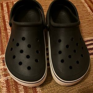 Black Crocs Size 5 M or 7 W like New